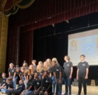 Cast Photo ON STAGE 353x192