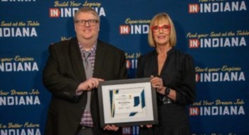 Mark Mc Kinney Suzanne Crouch Hoosier Hospitality Award 353x192