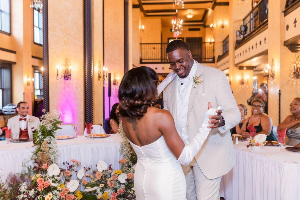 Wedding couple first dance
